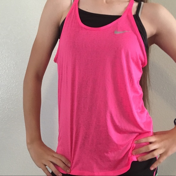 EUC Women’s Nike Racerback Tank, Small - Picture 2 of 7